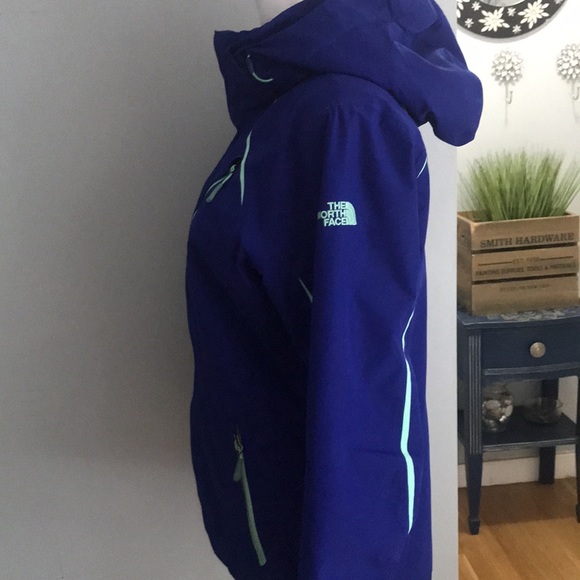 The North Face winter jacket - Picture 3 of 9